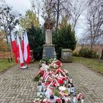Miejskie obchody Narodowego Święta Niepodległości - pomnik.